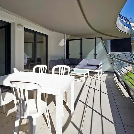Appartement Complet 2 à 4 Personnes Au Coeur Des Golfs *