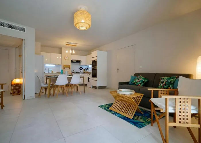 Complet 2 A 4 Personnes Au Coeur Des Golfs * Saint-Raphaël